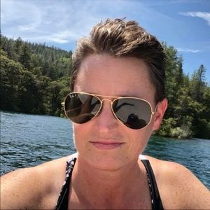 Meet your Posher, Angie